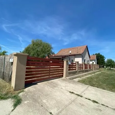 Magic Vendeghaz דירה