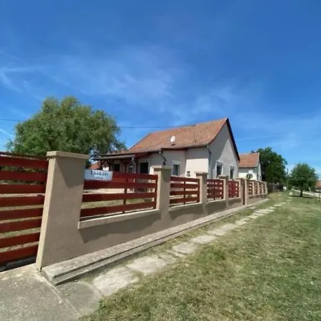 Magic Vendeghaz דירה *