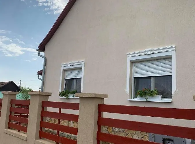 Magic Vendeghaz דירה