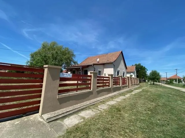 Magic Vendeghaz דירה *